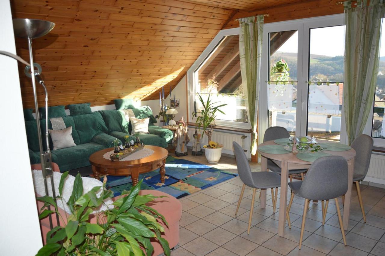 Ferienwohnung Auszeit Waxweiler エクステリア 写真