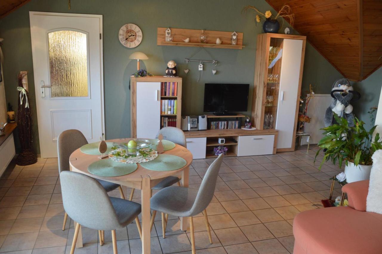Ferienwohnung Auszeit Waxweiler エクステリア 写真