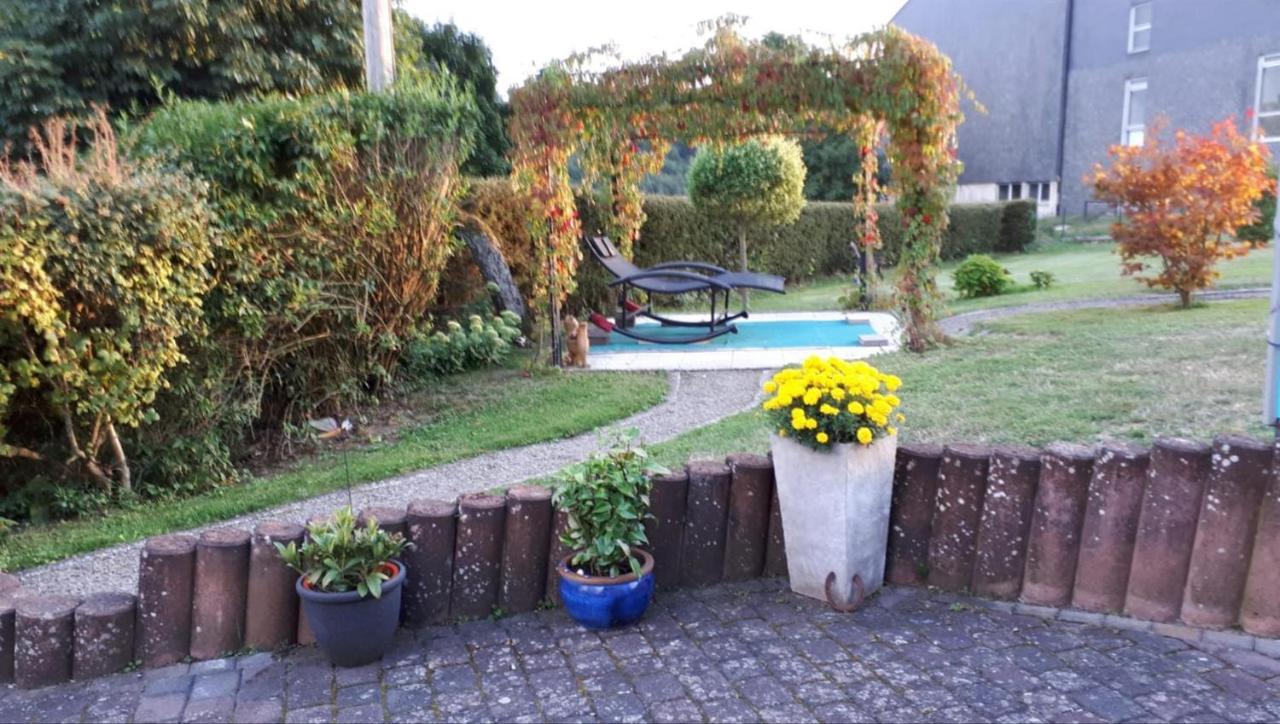 Ferienwohnung Auszeit Waxweiler エクステリア 写真