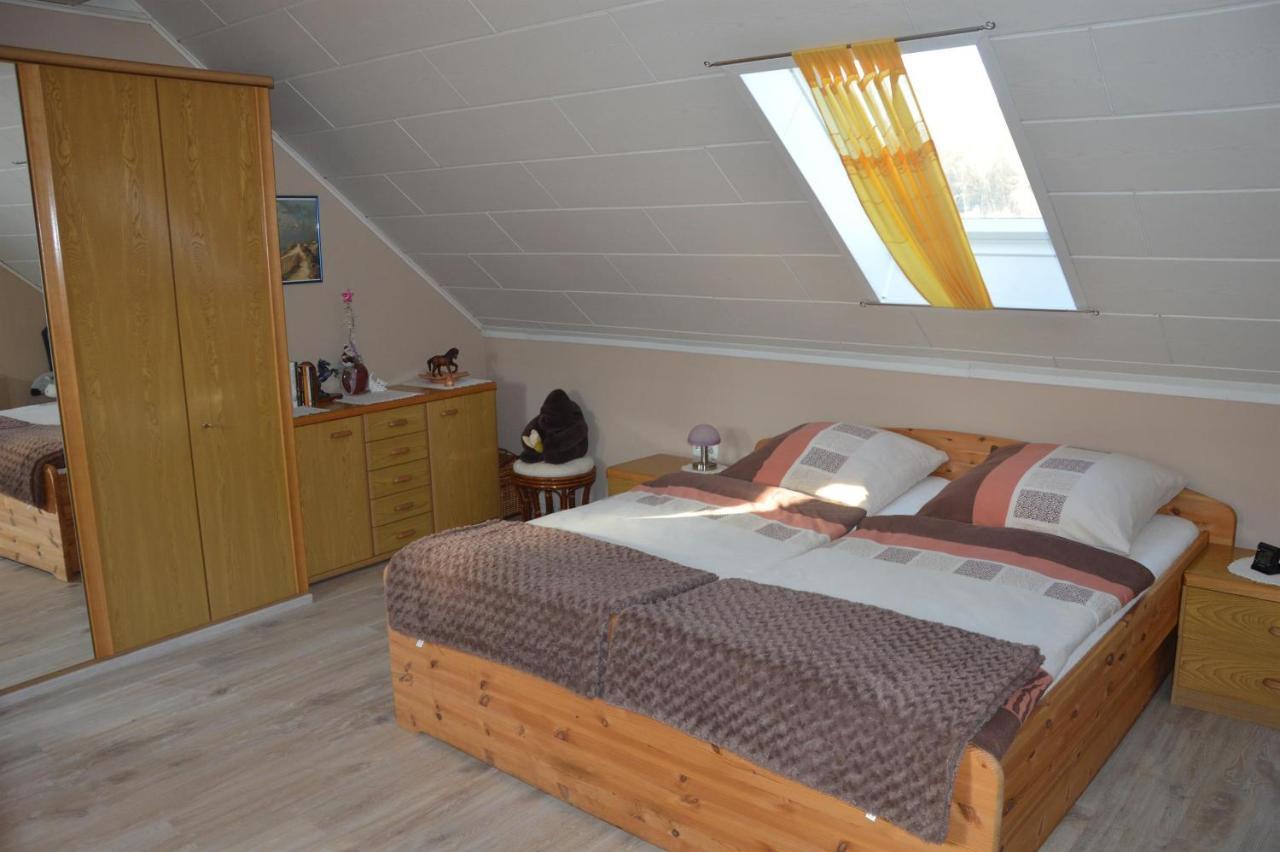 Ferienwohnung Auszeit Waxweiler エクステリア 写真