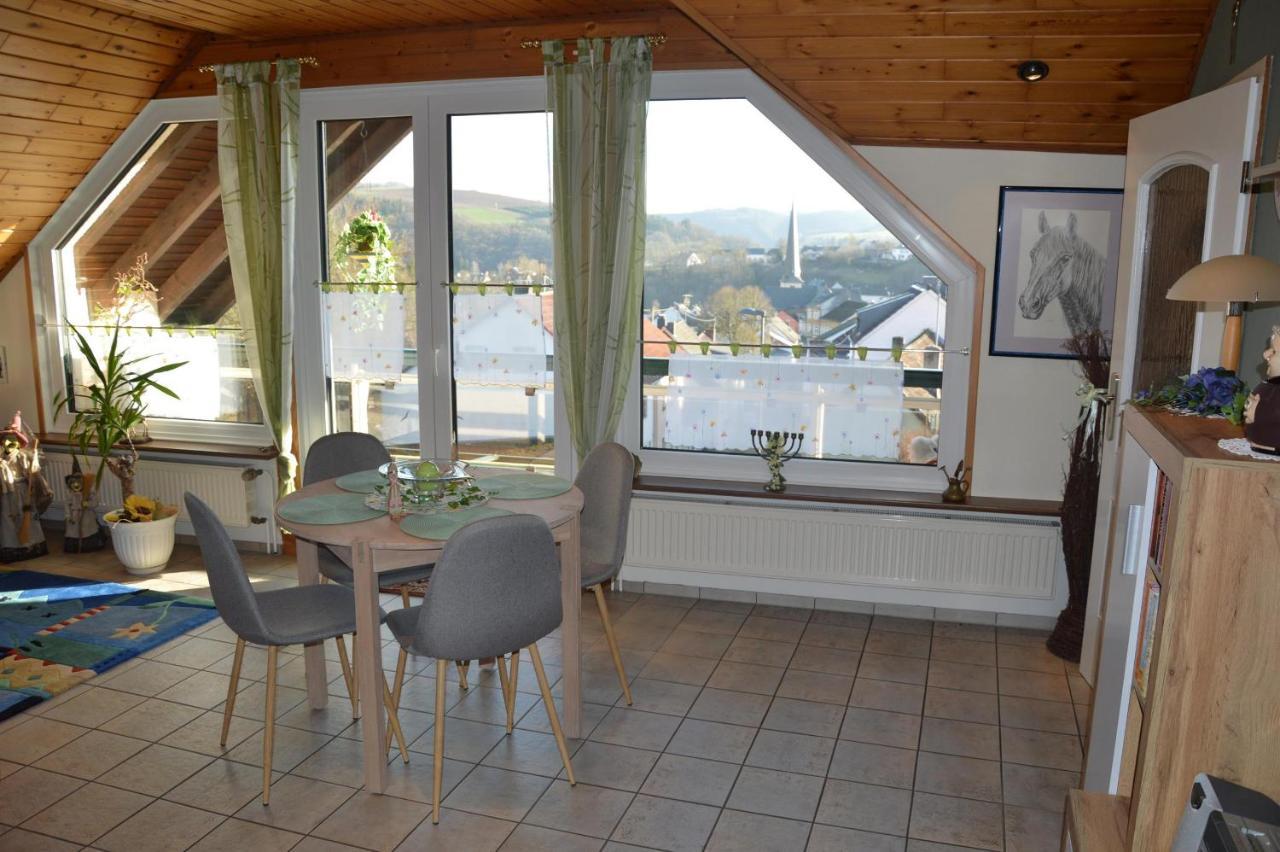 Ferienwohnung Auszeit Waxweiler エクステリア 写真