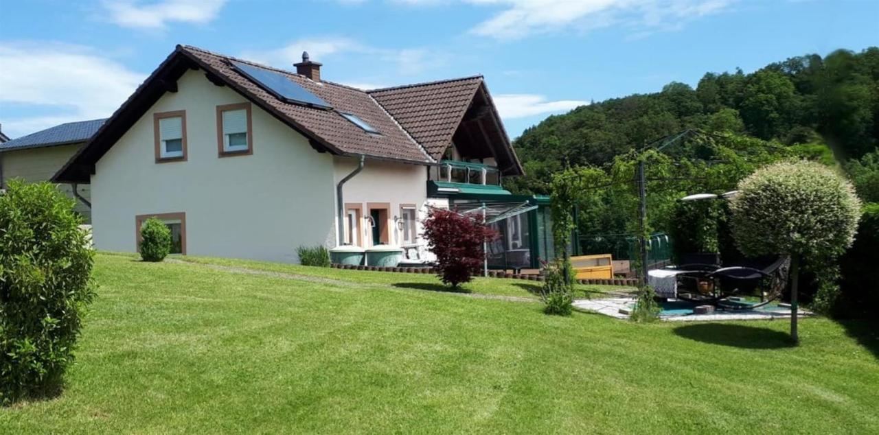 Ferienwohnung Auszeit Waxweiler エクステリア 写真